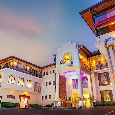Royal Classic Resort Канді Екстер'єр фото